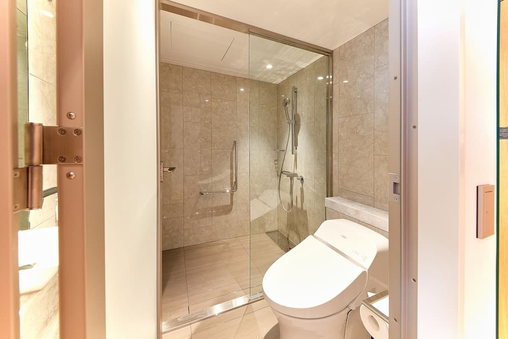 Bathroom shower