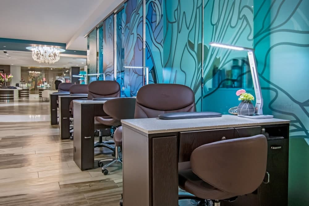Nail salon