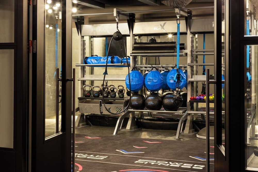 Ropes course (team building)