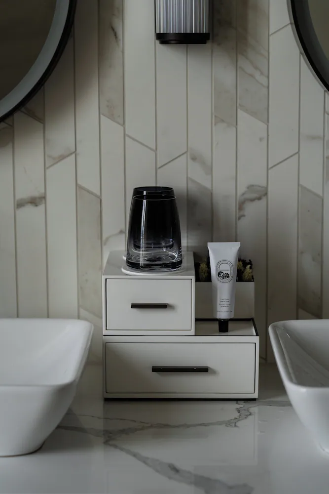 Bathroom amenities