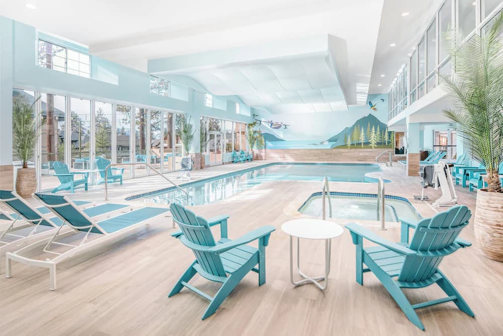 Indoor/outdoor pool