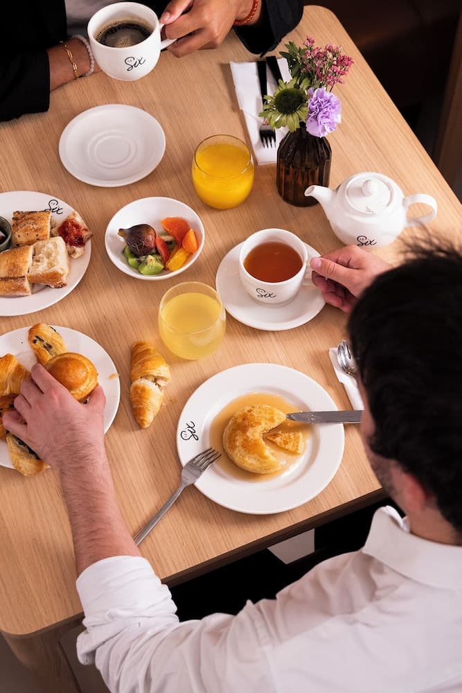 Breakfast buffet