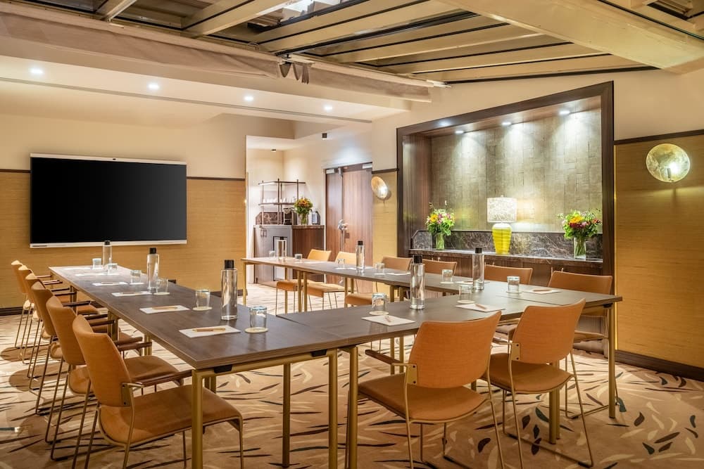 Meeting facility