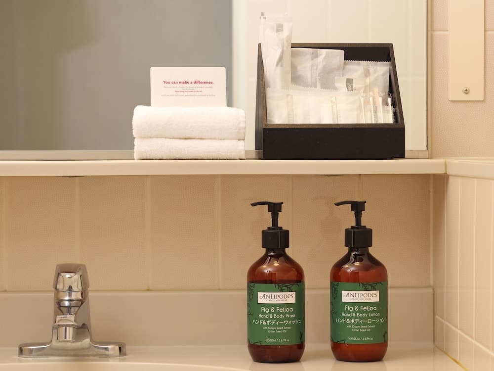 Bathroom amenities