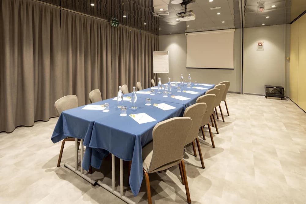 Meeting facility