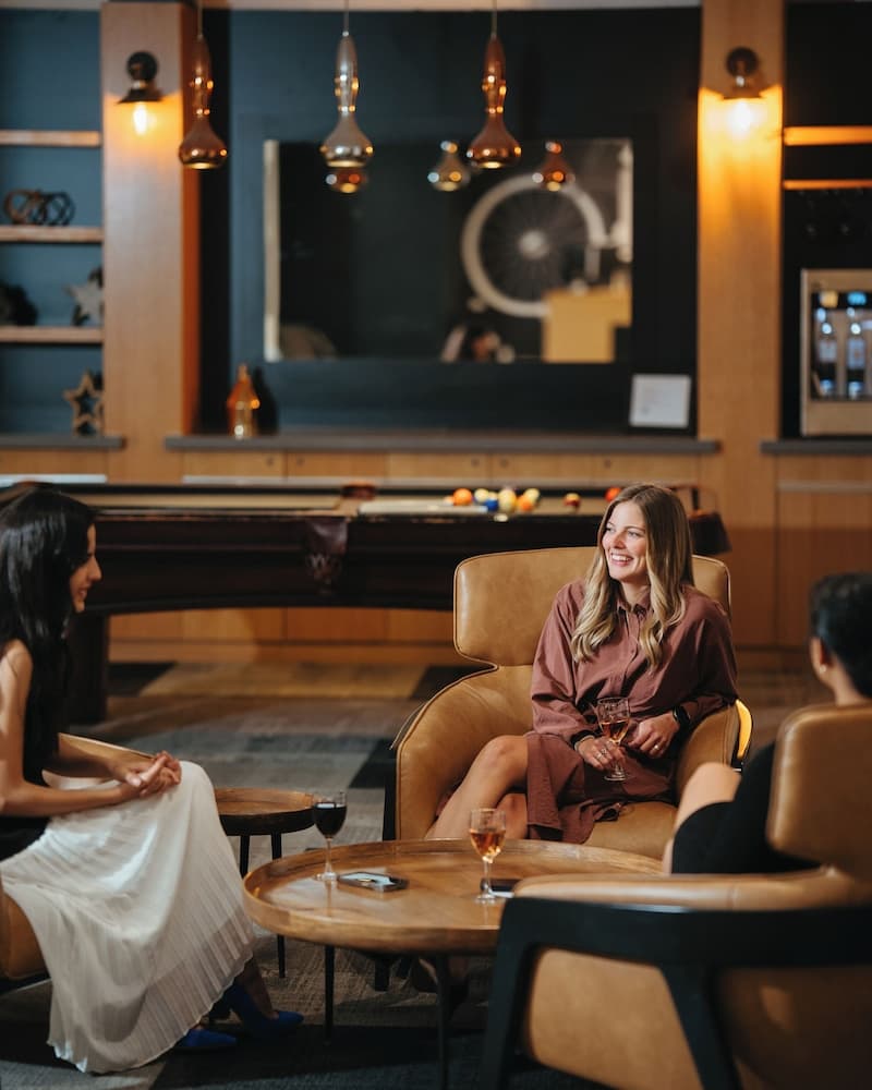 Lobby lounge