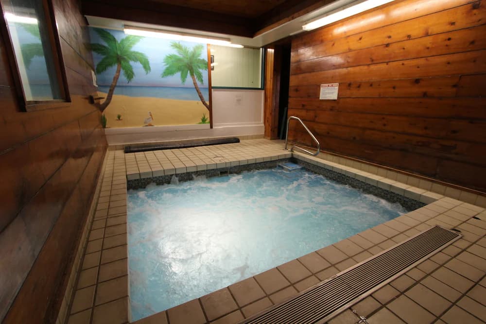 Indoor spa tub