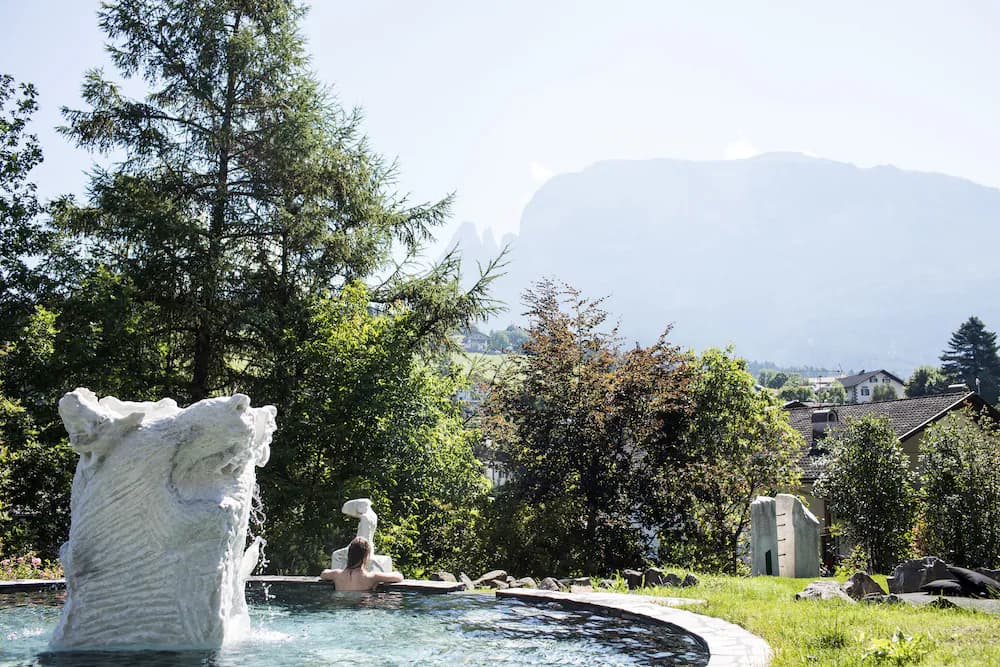 Exercise/lap pool
