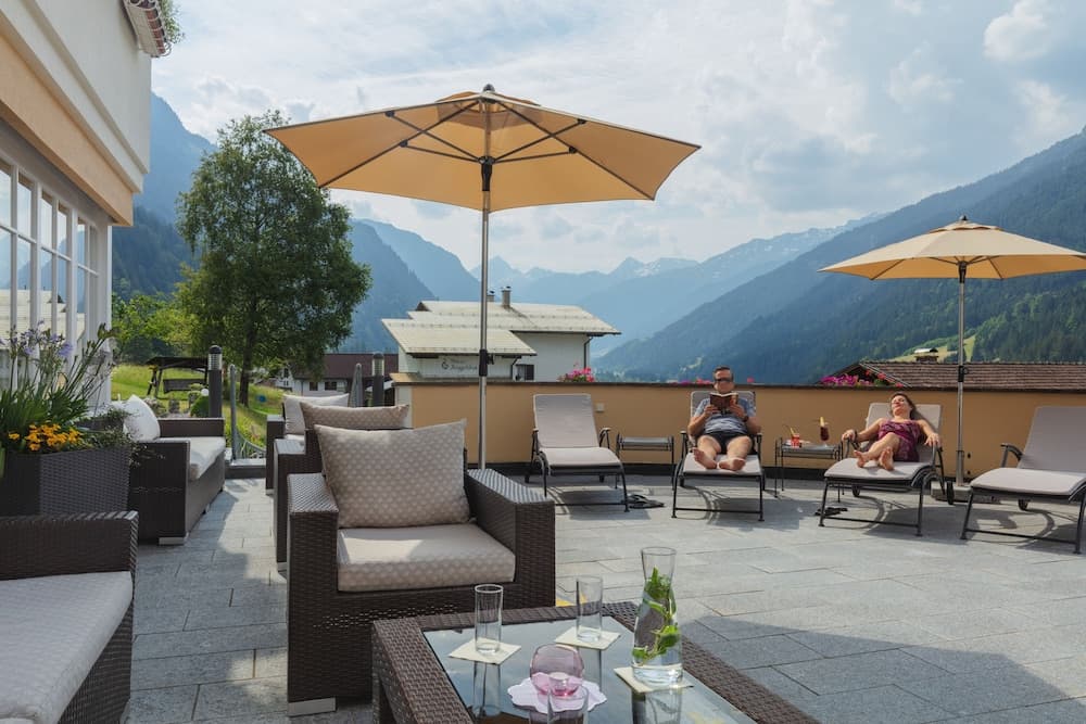Sundeck