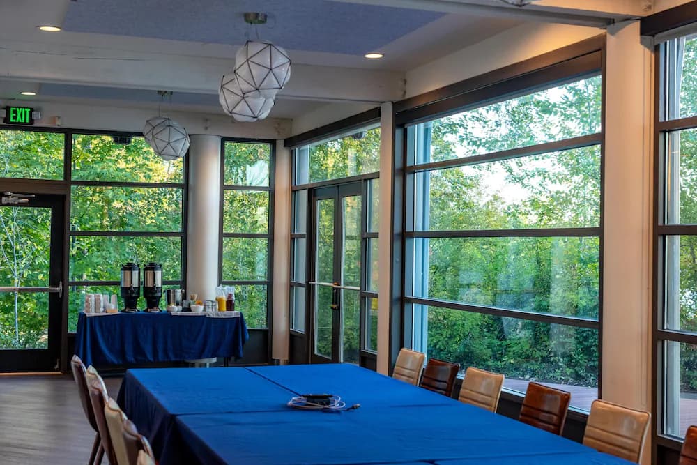 Meeting facility