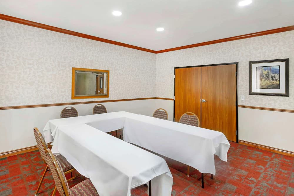 Meeting facility