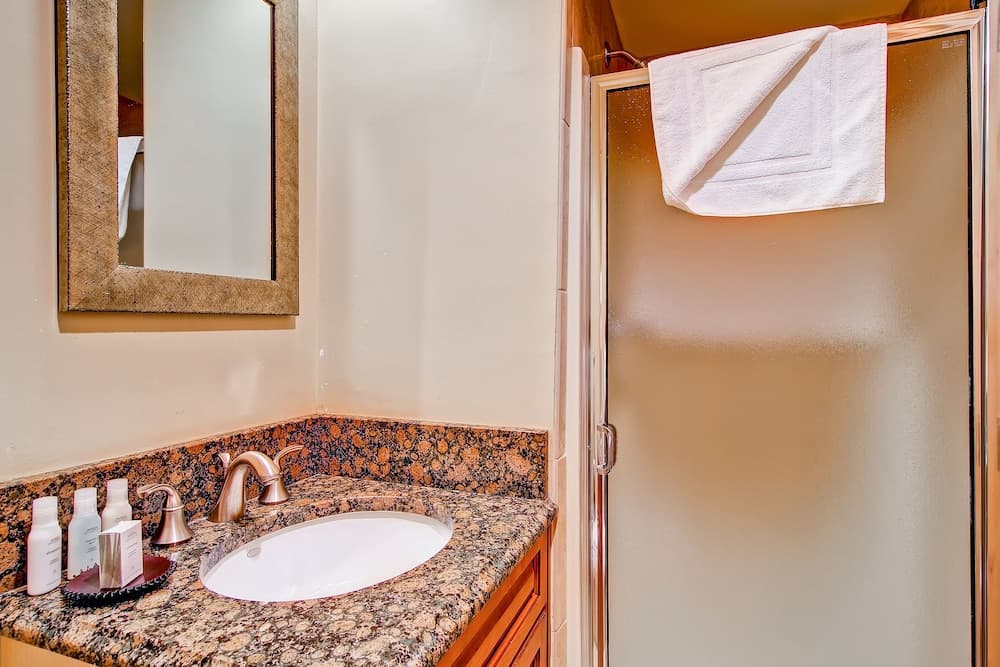 Bathroom sink