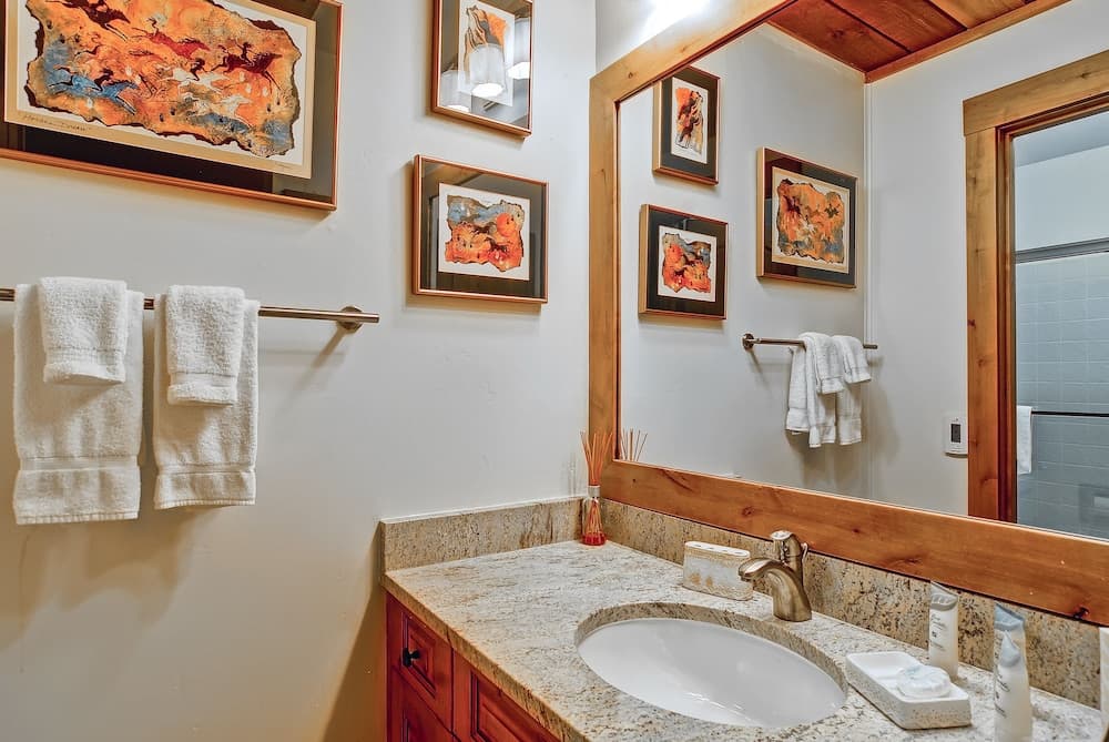 Bathroom sink
