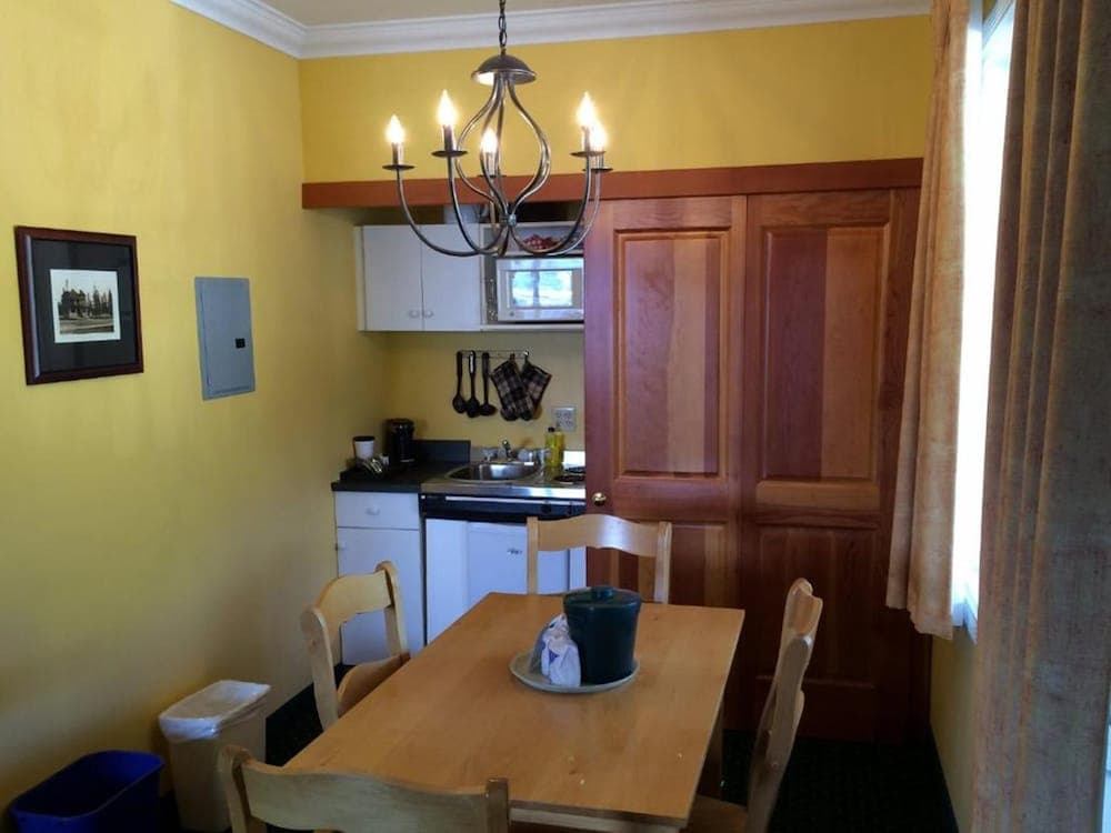 Private kitchenette