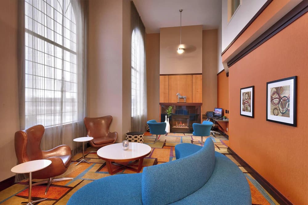 Lobby lounge