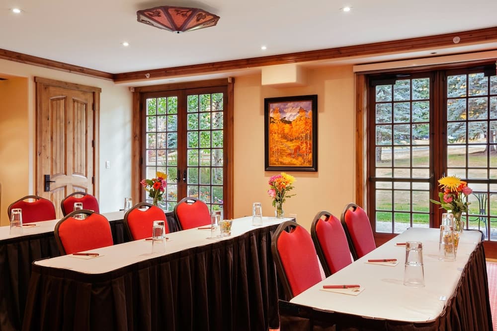 Meeting facility