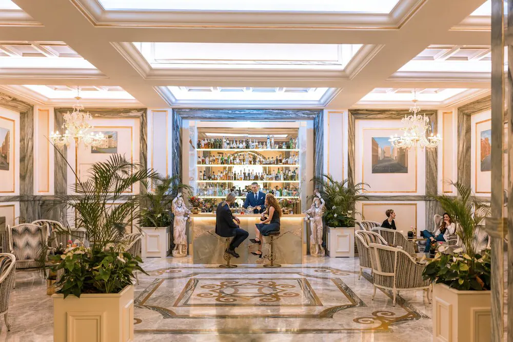 Lobby lounge
