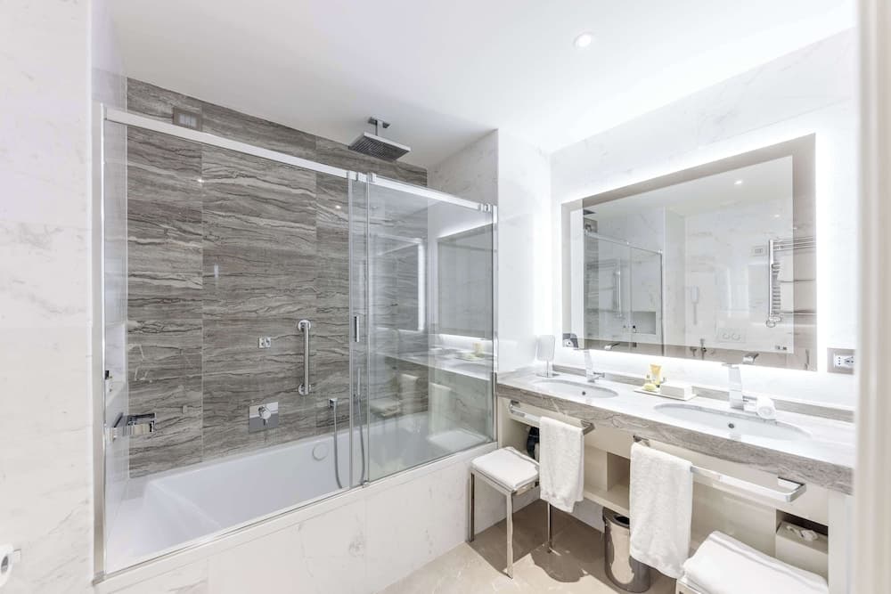 Bathroom shower