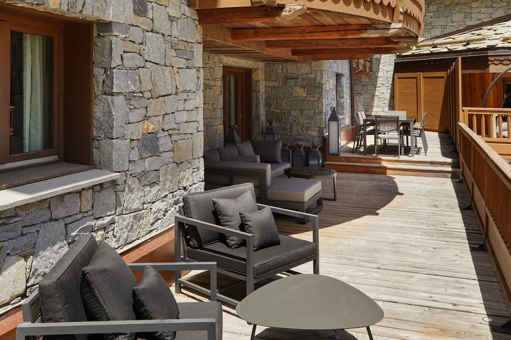 Courtyard view