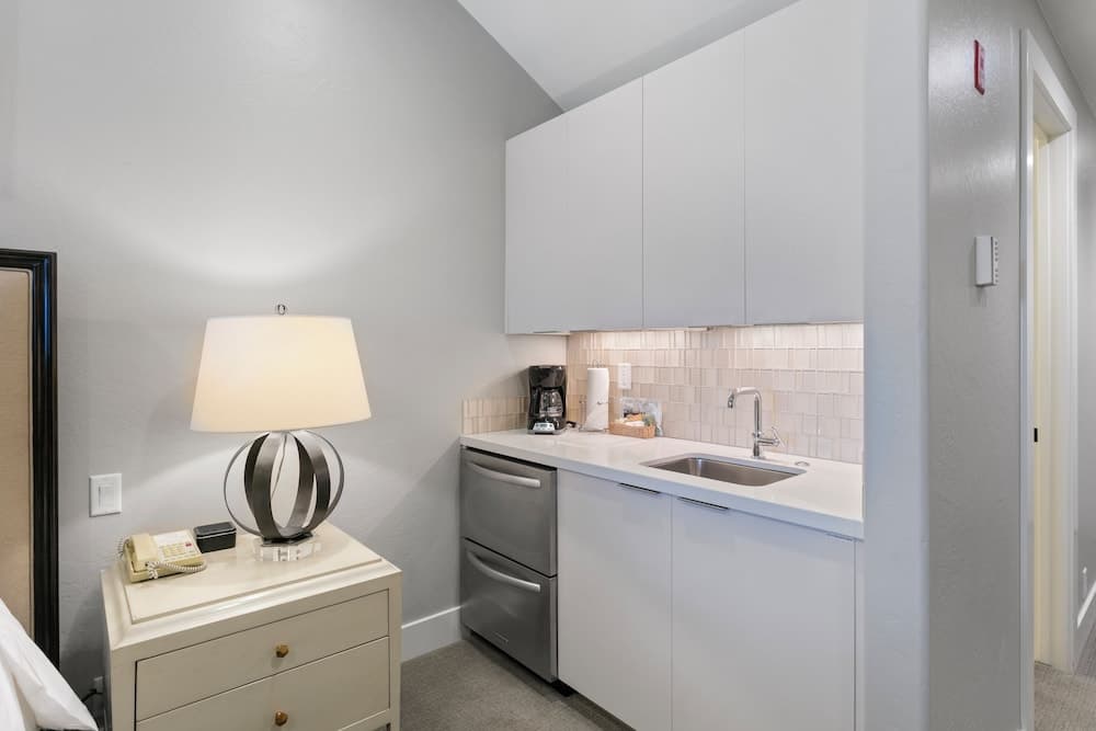 Private kitchenette