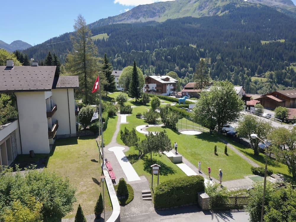 Mini-golf