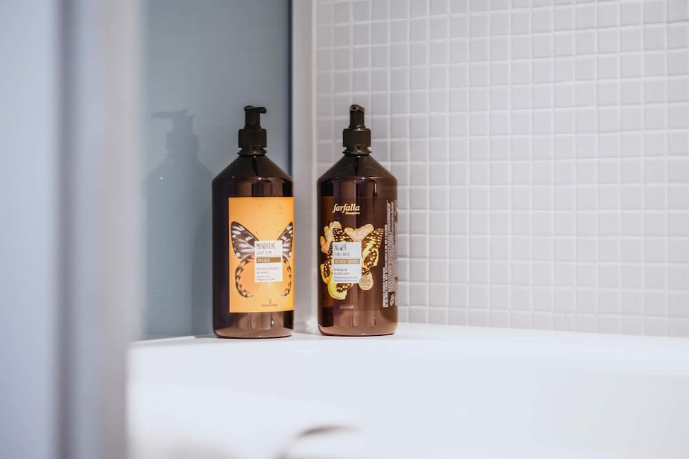 Bathroom amenities