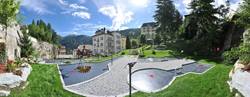 Mini-golf