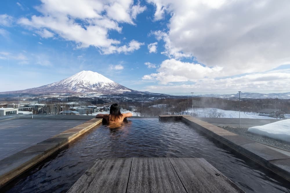 Private spa tub
