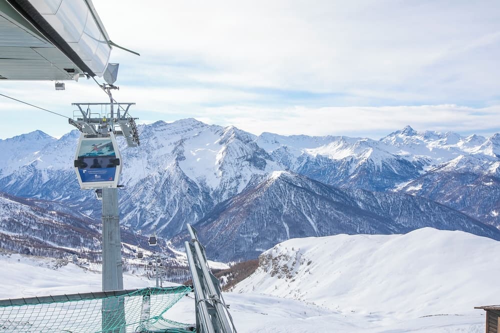 Snow and ski sports