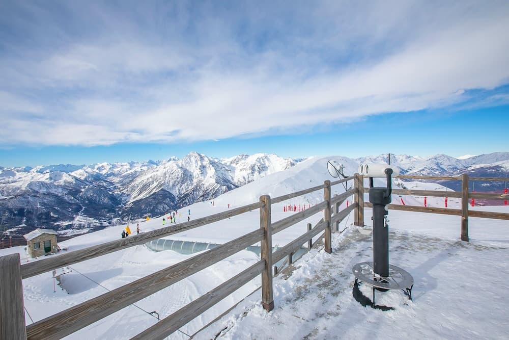 Snow and ski sports
