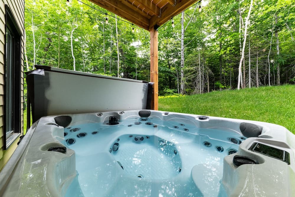 Private spa tub