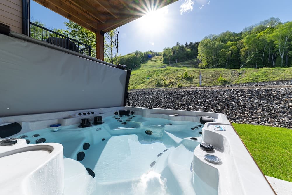 Private spa tub