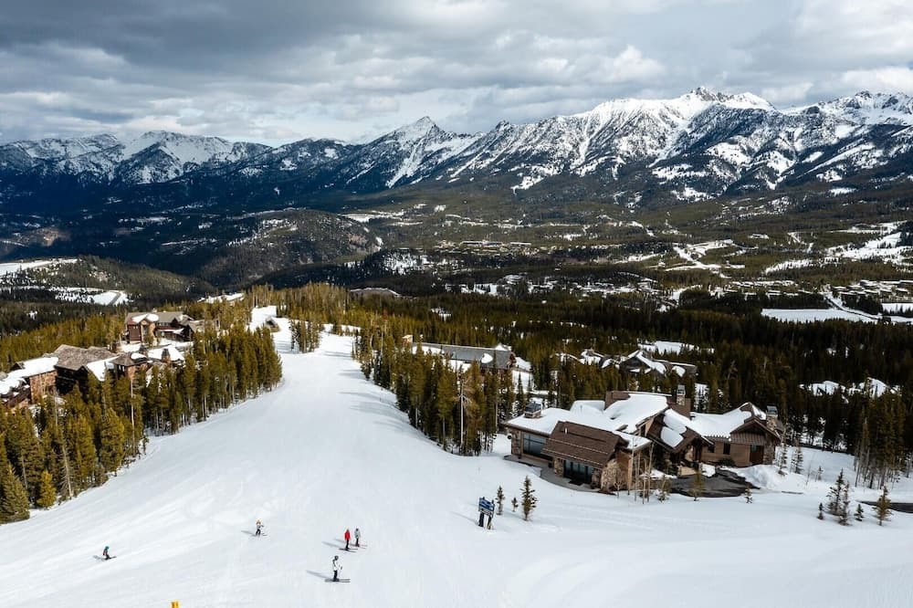 Snow and ski sports