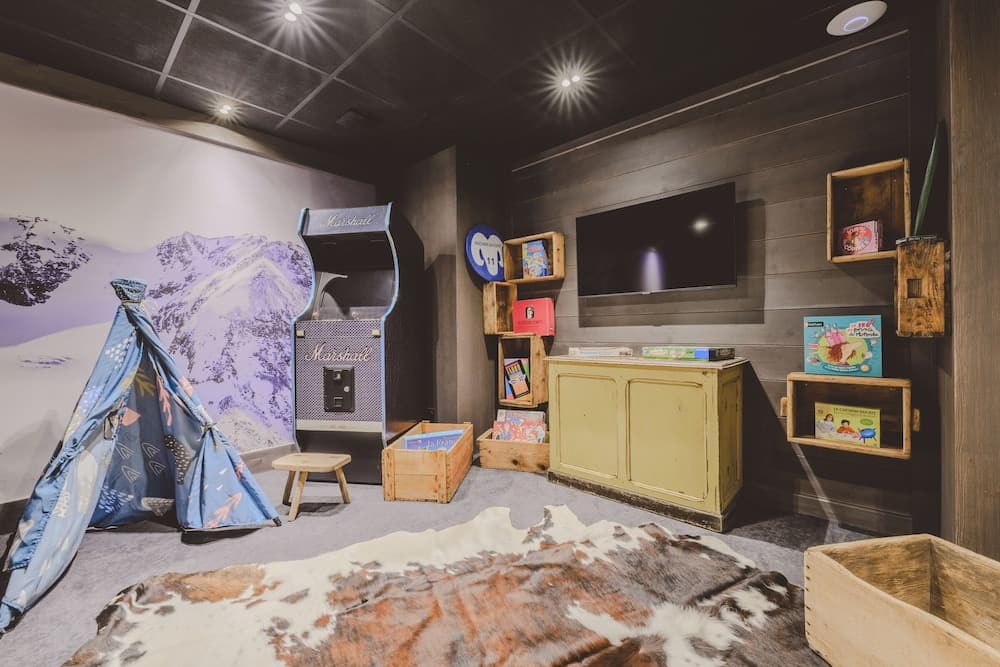 Game room