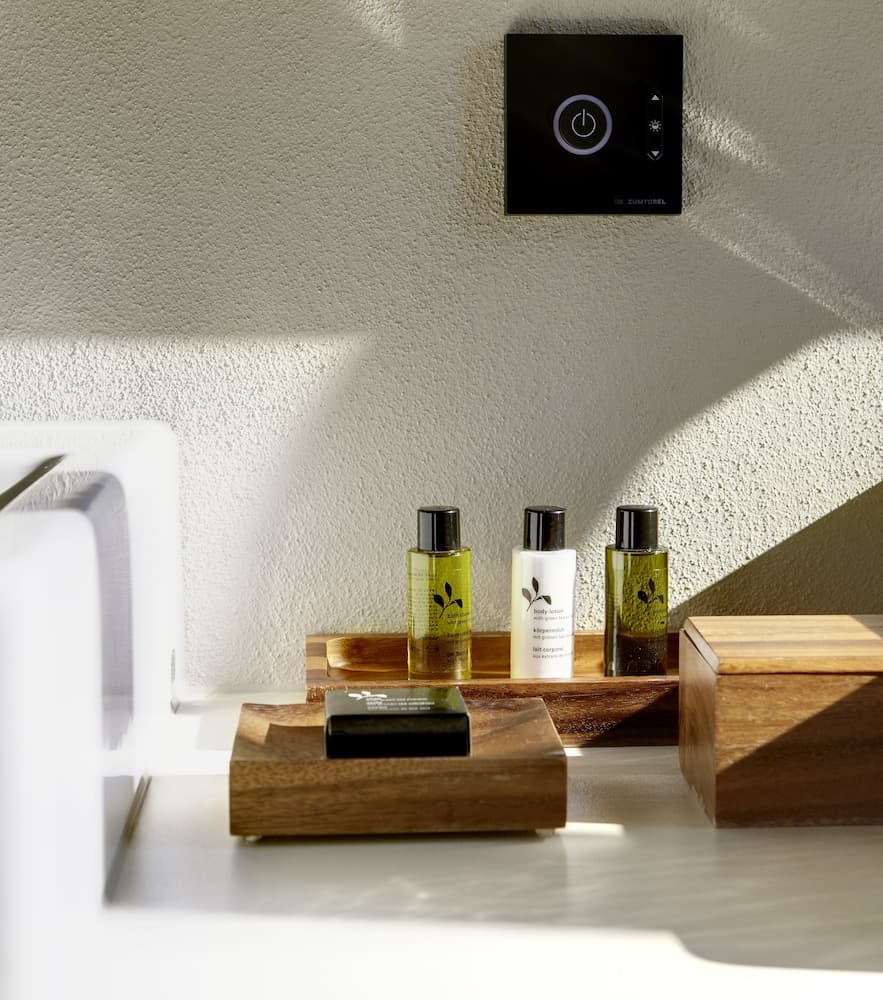 Bathroom amenities