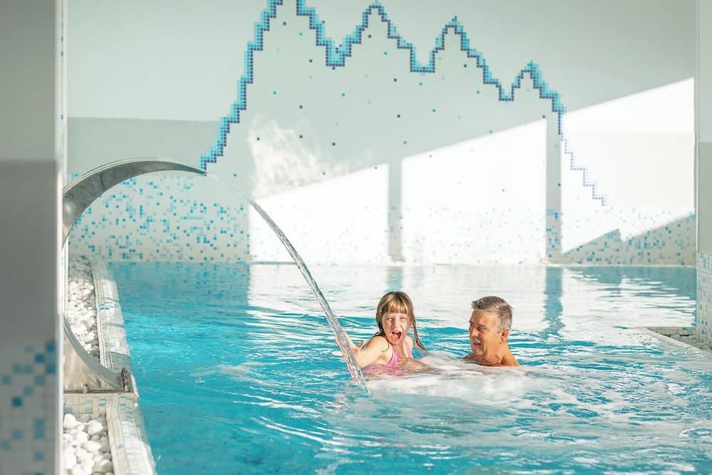 Pool waterfall