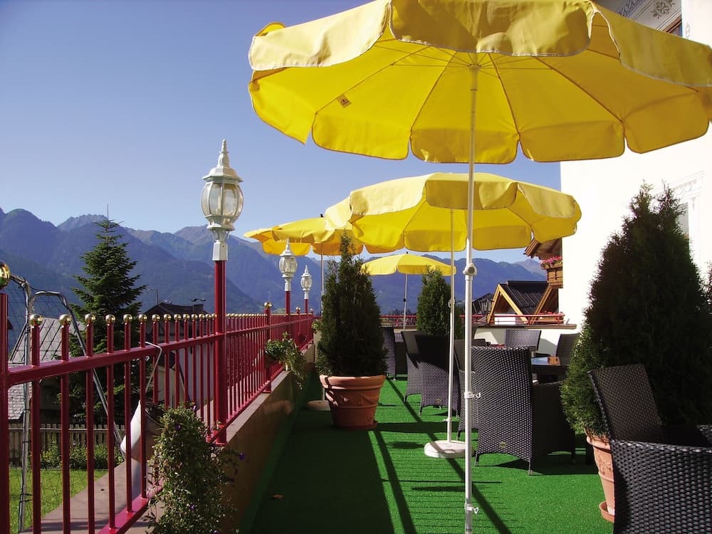 Sundeck