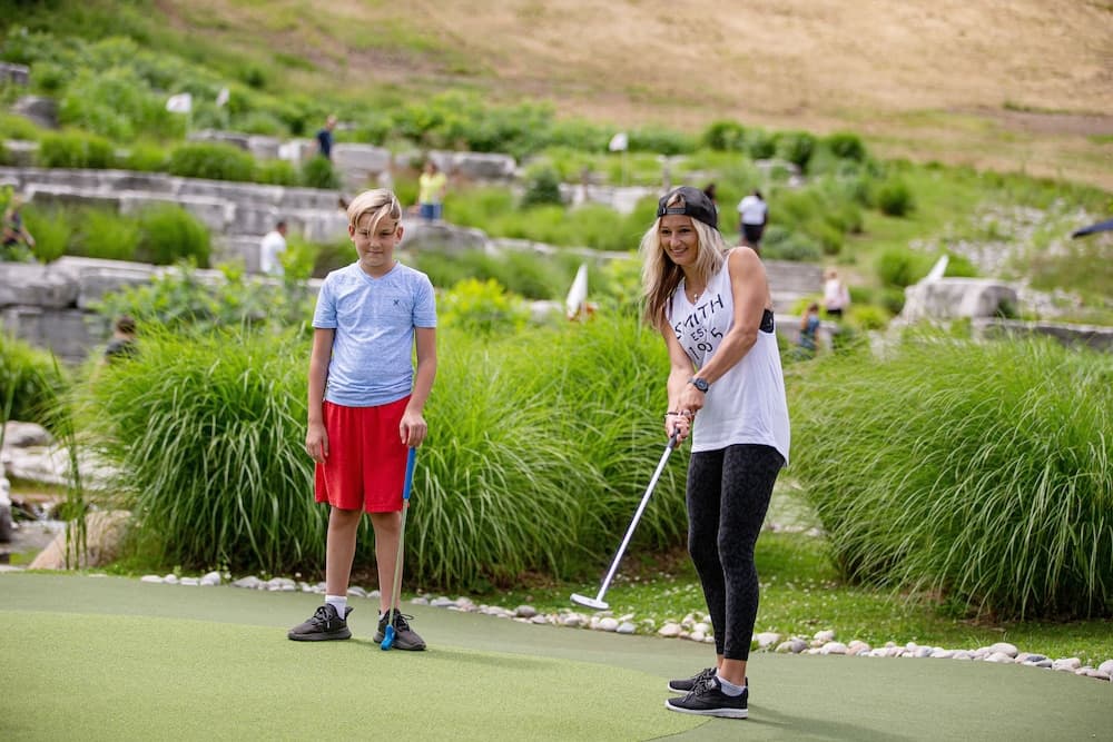 Mini-golf