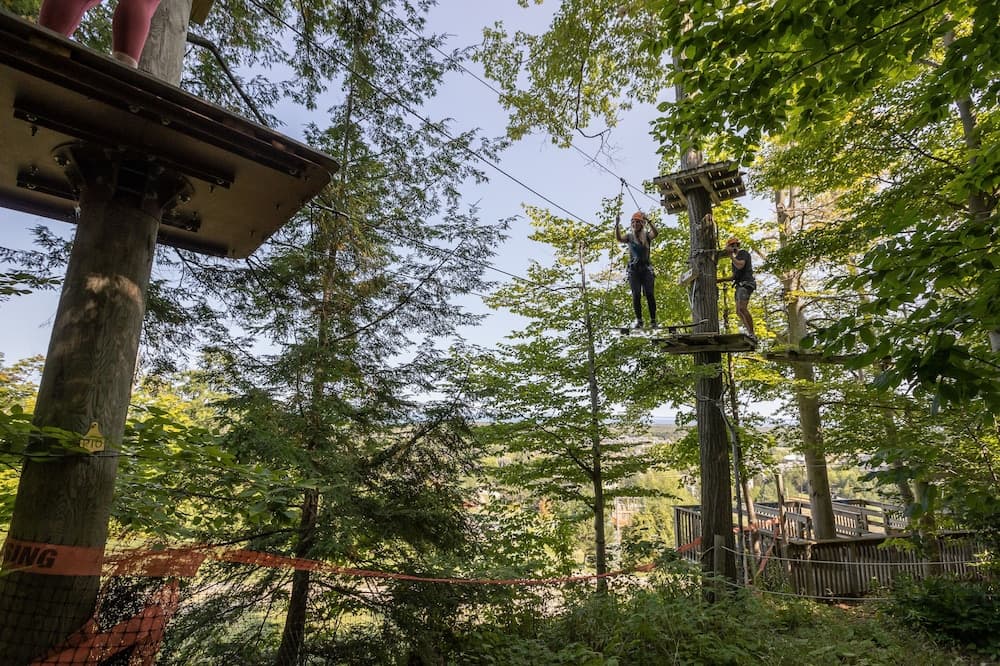 Ropes course (team building)