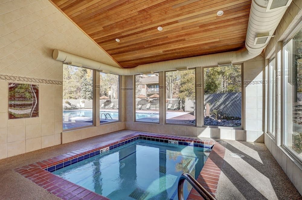 Private spa tub