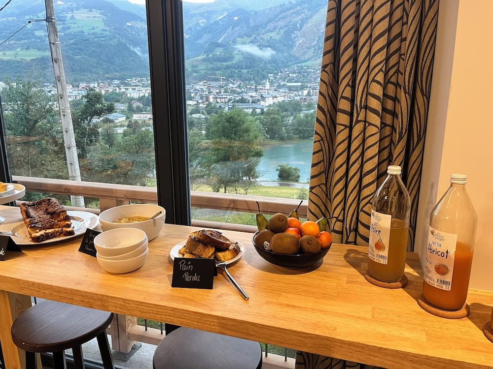 Breakfast buffet