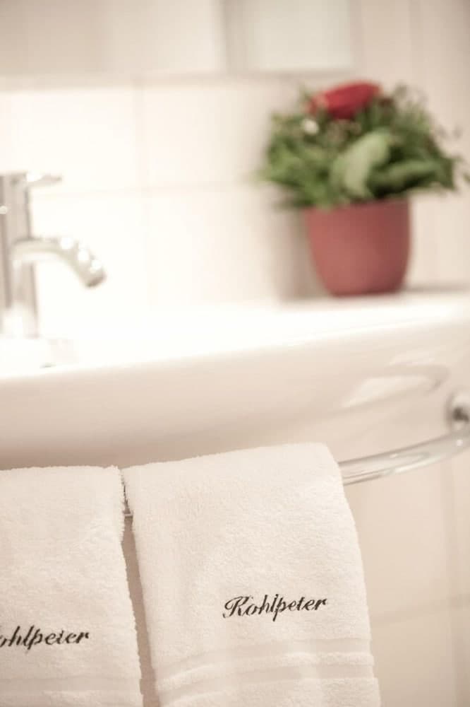 Bathroom amenities