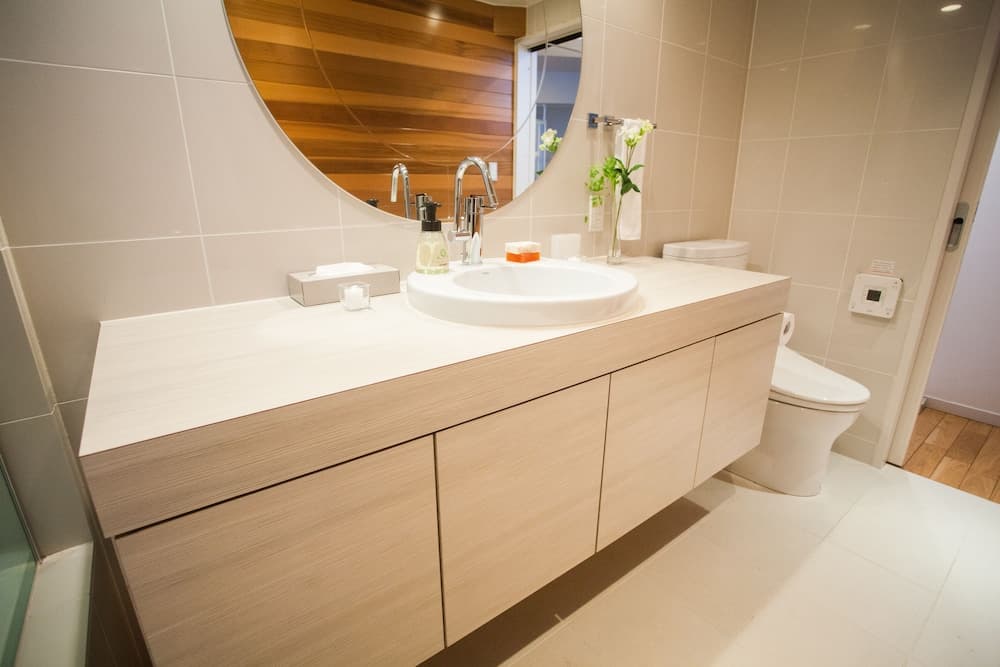 Bathroom sink