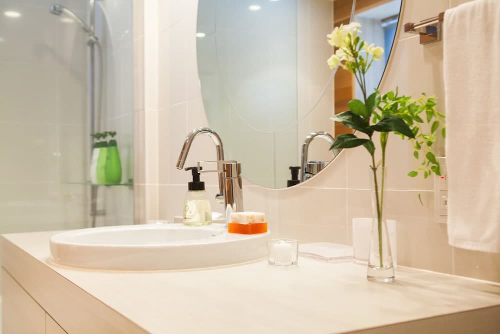 Bathroom sink