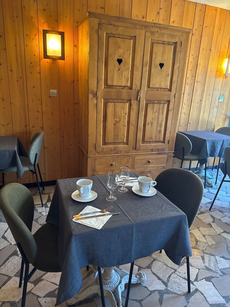 Breakfast area