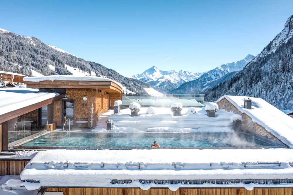 Infinity pool