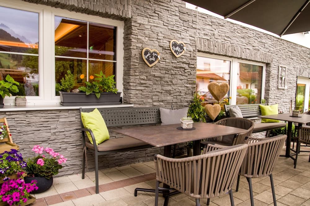 Sundeck