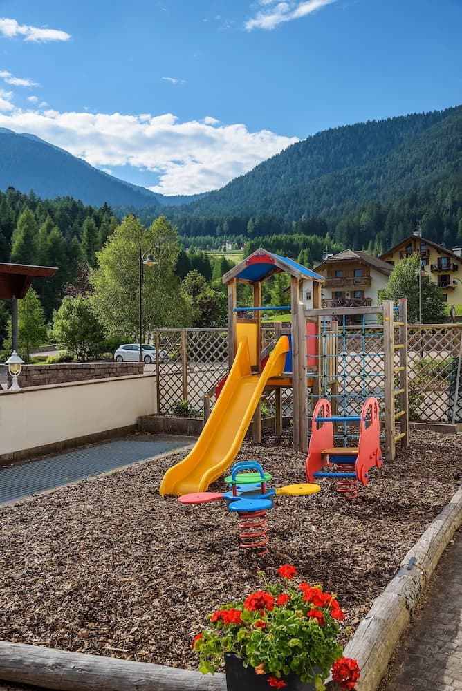 Children's play area - outdoor