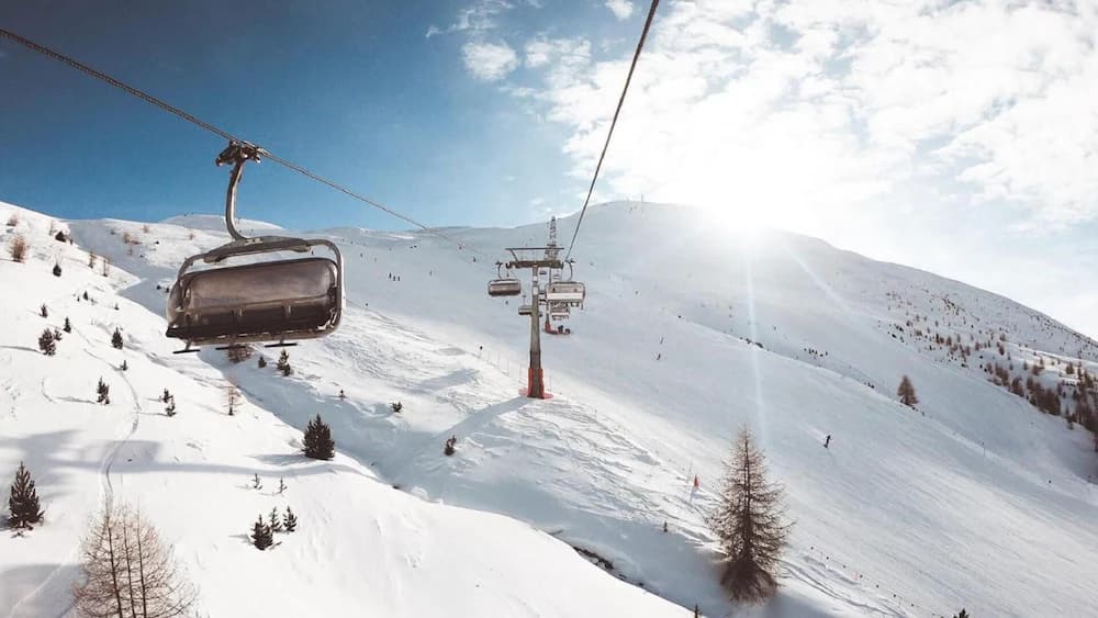 Snow and ski sports