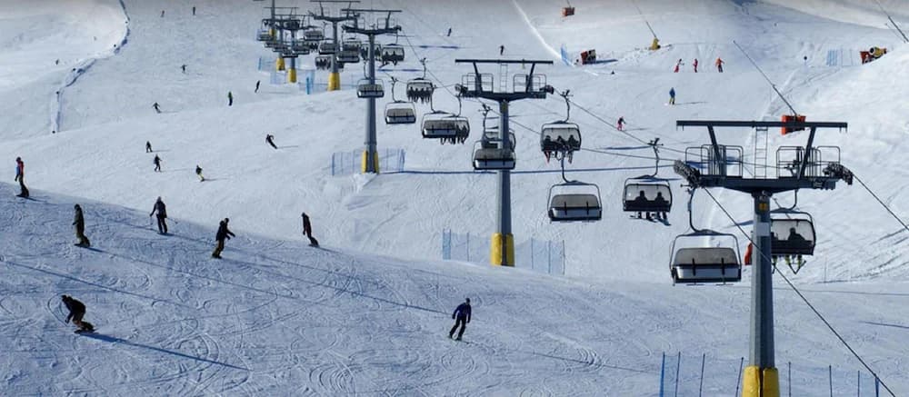 Snow and ski sports